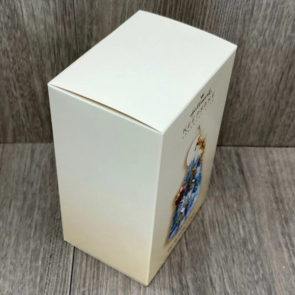 2006 Hallmark Keepsake The Sleeping Village- Club Handcrafted Christmas Ornament - Picture 5 of 9